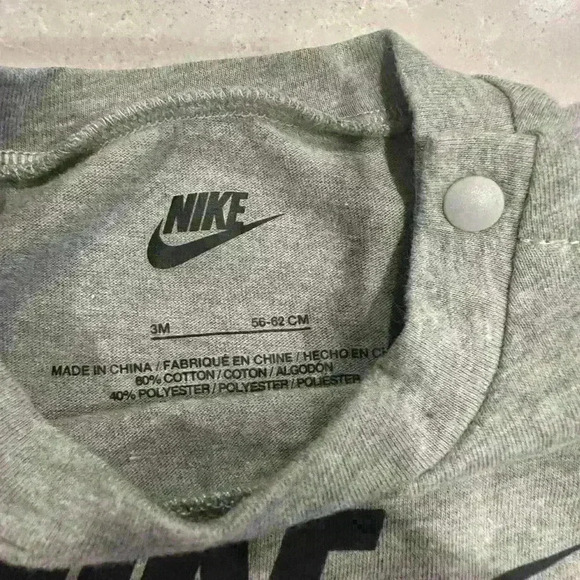 Baby Non-Footed Coverall
Dark Grey Heather
Size 3-MO - Picture 2 of 4